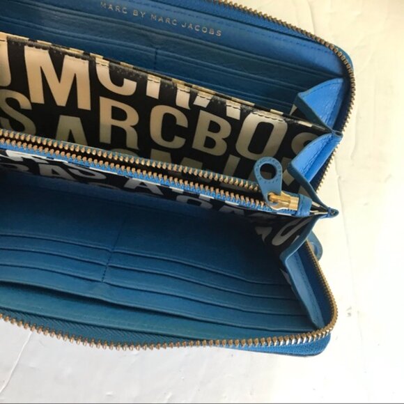 Marc Jacobs Pebble Leather Blue Supply Bi Fold Wallet Organizer Large Zip Bag - Picture 4 of 15